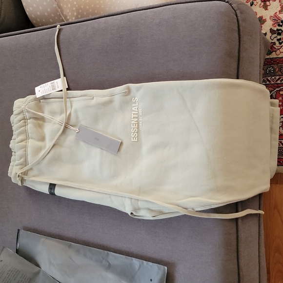 Essentials Fear of God Medium Seafoam Sweatpants - Picture 2 of 3